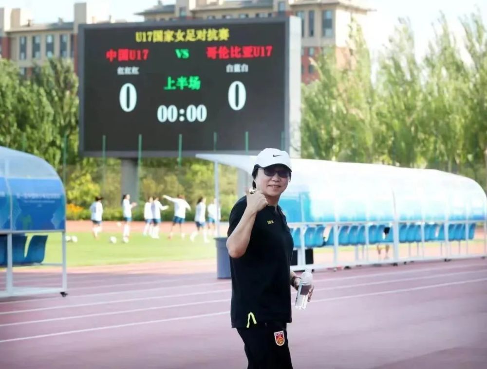 对阵热刺，我们有的机会，我能说什么？也许他们指责我们自满是因为他们感到自满。